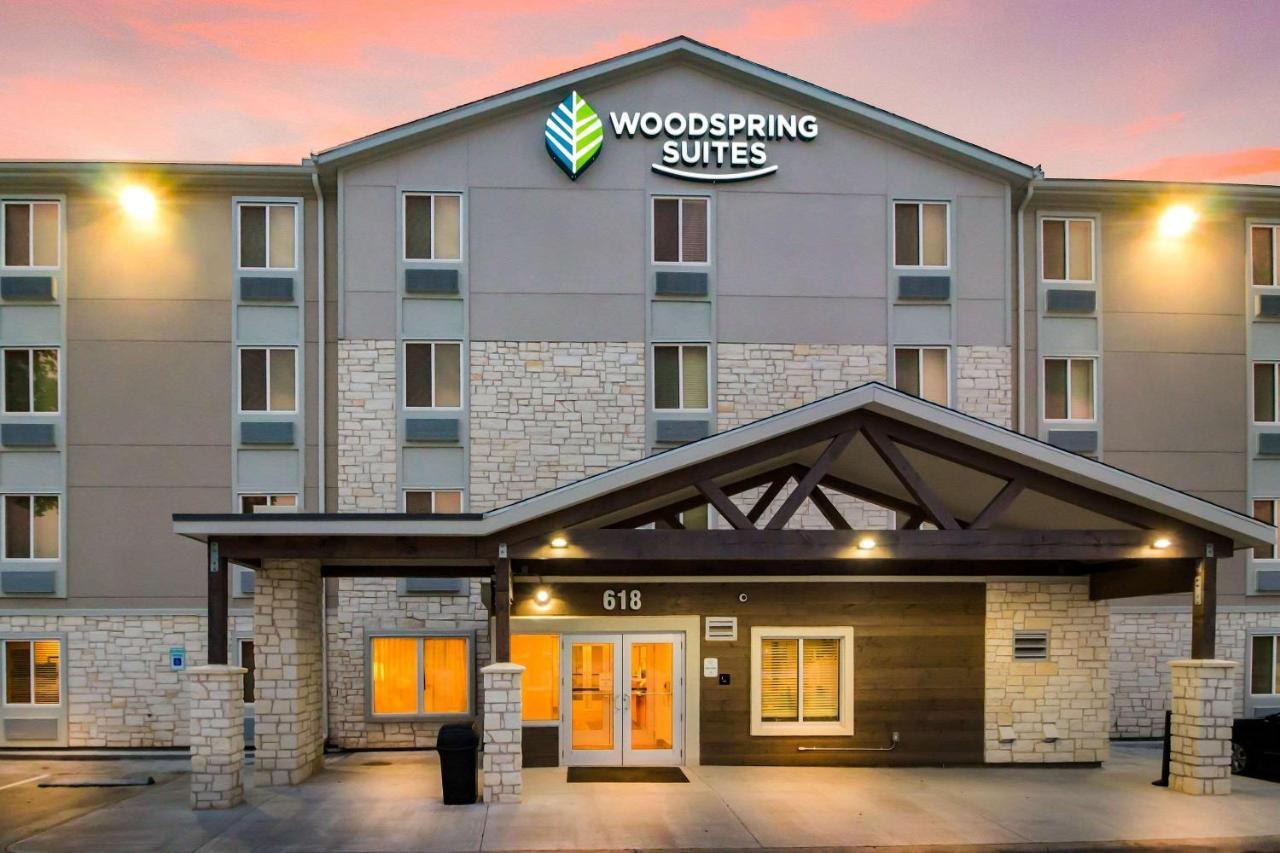 Woodspring Suites Lake Jackson Exterior photo