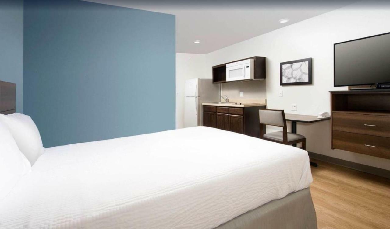 Woodspring Suites Lake Jackson Exterior photo